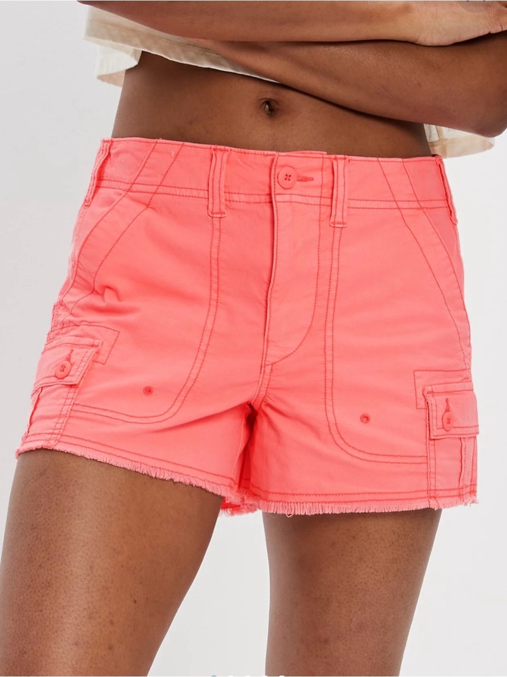 NEW American Eagle Outfitters Neon Coral 90’s Boyfriend Cargo Shorts Size 2